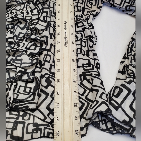 Allison Taylor Ruffle Blouse Women Black White Geometric Print V-Neck Career Off - Picture 8 of 9